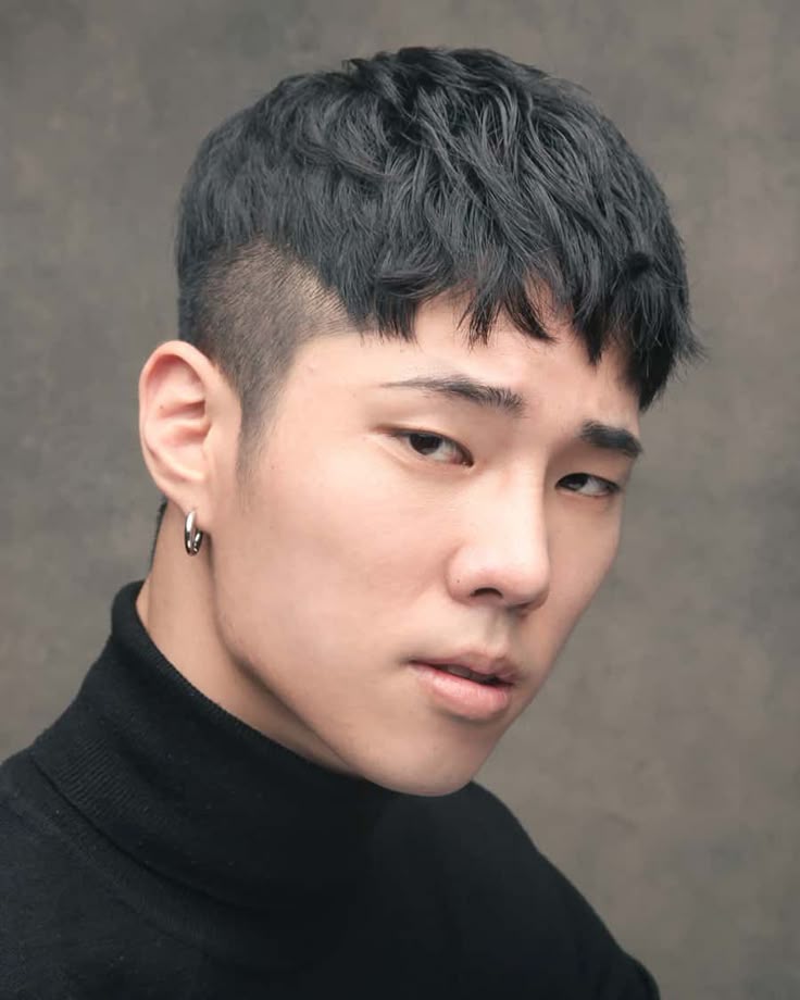 Textured crop hairstyle for men